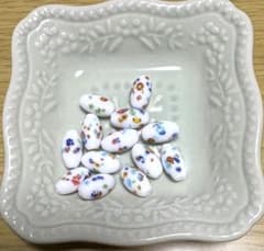 とんぼ玉ガラス 白7x13㍉13個のサムネイル