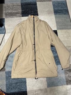 ESSENTIALS マウンテンパーカー ベージュのサムネイル