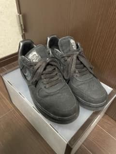 エア フォース 1 x ステューシー Triple Blackのサムネイル