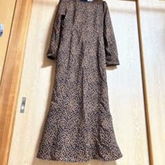 【TINA:JOJUN】花柄ワンピースのサムネイル