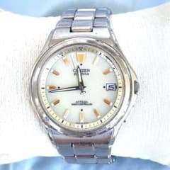 美品❣ATTESA H110メンズ クリーム文字盤 チタン製 電波ソーラー 稼働 