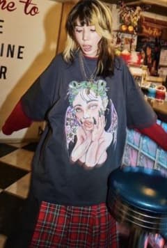 アールイードット / RE. / 仲里依紗 オーバーサイズTシャツのサムネイル