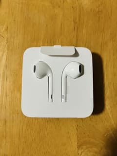 Apple 有線イヤホンのサムネイル
