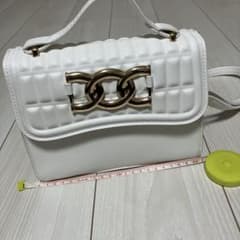【定価約3500円!】ショルダーバッグ 白 キルティング風 ガーリーのサムネイル