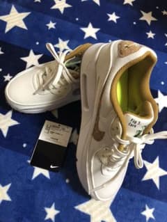 NIKE ウィメンズ エアマックス 90SE.ᐟ.ᐟのサムネイル