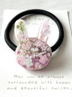 レジン＊うさちゃんフェイス フラワー ヘアゴム✧˚₊‧ꕥ 4つ葉の‬