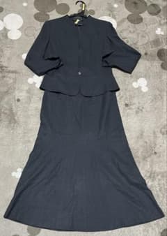 吉田ヒロミ　スーツのサムネイル