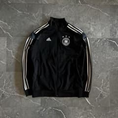 人気☆アディダス ドイツ代表 刺繍ロゴ エンブレム トラックジャケット M～L adidas ドイツ代表 トラックジャケット エンブレム 刺繍ロゴ M 短丈