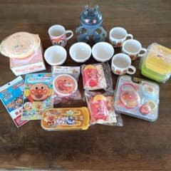 アンパンマン　おしゃぶり　食器　虫よけシール　だだんだんフィギュア　などおまとめ アンパンマン おしゃぶり 食器 虫よけシール だだんだんフィギュア