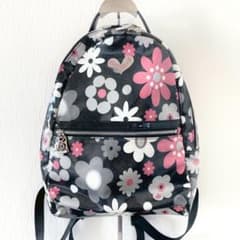 美品シンクビー！バレンシアフローラ 花柄 黒ピンク リュック バック