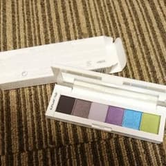 新品 未使用 アイシャドーのサムネイル