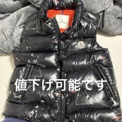 結構急ぎなので誰かご購入お願いしますMONCLER ブラックダウンベストのサムネイル