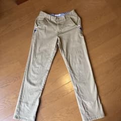 ベージュ チノパンのサムネイル