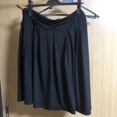 黒スカートのサムネイル