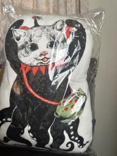 ＊cojicoji さま＊専用　ヒグチユウコ　直筆絵入りサイン入りクッション ヒグチユウコ直筆サイン入りギュスターヴくんクッション - メルカリ