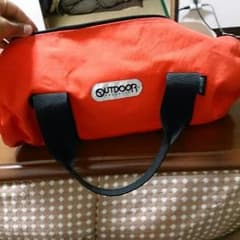 アウトドアのバックのサムネイル