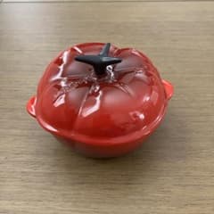 ル・クルーゼ ココット(トマト型) - メルカリ