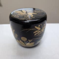 象彦 黒色 棗 金色花柄 茶道具 なつめ 象彦 黒色 棗 金色花柄 茶道具 なつめ - メルカリ