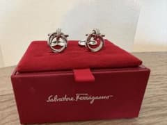 Salvatore Ferragamo カフリンクス ガンチーニ シルバー - メルカリ