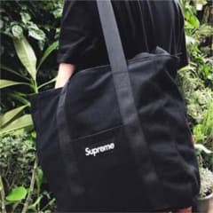 Supremeのサムネイル