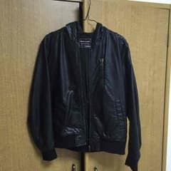 ユニクロ レザーパーカーのサムネイル