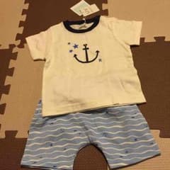 【reina☆様専用】✳︎新品✳︎BeBe Tシャツ•パンツセットのサムネイル