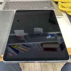 iPad Air 第4世代　Wi-Fi+cellular 大きな傷ありませんのサムネイル