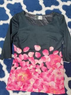 ☆モチマル様専用☆Rady 花びらいっぱいトップスのサムネイル