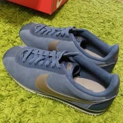 未使用NIKE　スニーカー　26.5cmのサムネイル
