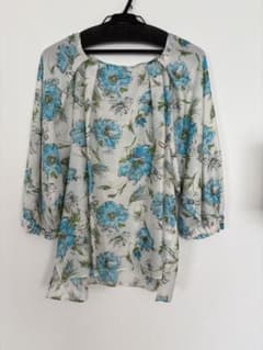 青い花柄シフォンブラウスのサムネイル