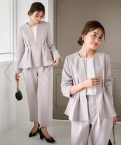 Rananノーカラーペプラムパンツスーツ グレージュ定価8498円のサムネイル