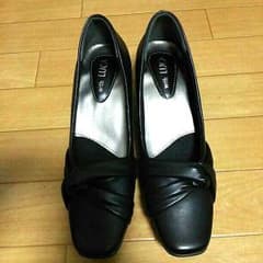 黒パンプスのサムネイル