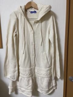 美品　バーバリーブルーレーベル　Burberry ニットガーディガンのサムネイル