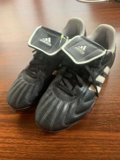 アディダス　キッズ　サッカーシューズ　フットサルシューズのサムネイル