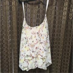 シフォントップス 肩出しのサムネイル