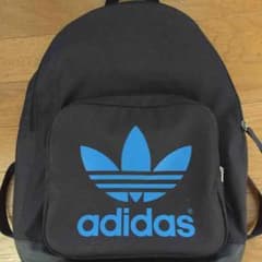 adidasリュックのサムネイル