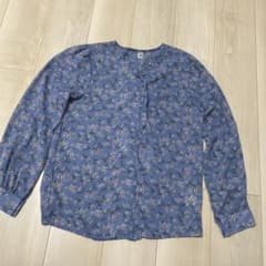 花柄 長袖 薄手 ブラウス ブルー系のサムネイル