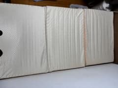 ボディーピロー Body Pillow 西川マットレス 三つ折り マットレスのサムネイル