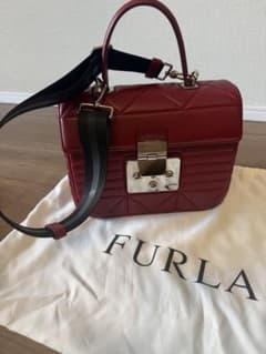 FURLA ショルダーバッグ ボルドー キルティング　美品　正規品のサムネイル