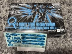 HG マイティーストライクフリーダム　リサーキュレーション　ブルー　デカール付き 限定ガンプラ「HG マイティーストライクフリーダムガンダム［リ