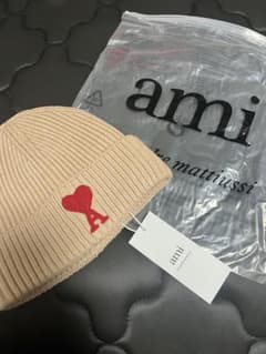 【美品】Ami paris ベージュ ニット帽 ハート刺繍 AMI Paris ベージュ ハート付きロゴニット帽 - メルカリ