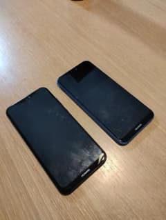 huawei p20 lite本体　ブラック&ブルーのサムネイル