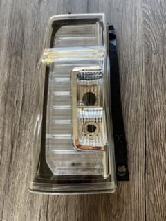 タントカスタム　H30年　LA600S  左側テールランプ　LEDのサムネイル