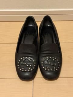 【お値下げ！】GUCCI グッチ スタッズ ローファー ブラックのサムネイル