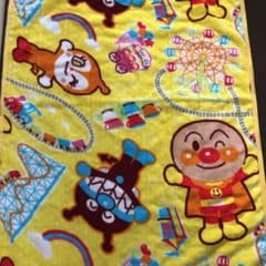 週末限定値下げ‼︎新品☆ベビー布団用アンパンマンあったか敷きパッドのサムネイル