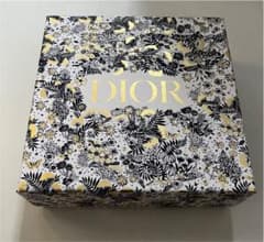 Dior ディオール　ラッピング箱　リボンのサムネイル