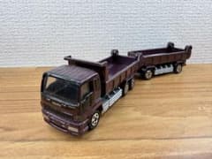 トミカ いすゞ ギガ フルトレーラーダンプ - メルカリ
