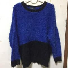 青ニットのサムネイル