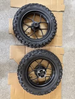 ホンダグロム125JC75用スパイク付きホイールのサムネイル