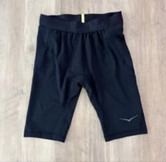 HOKA ハーフタイツ　黒　XS（日本サイズS） HOKA ハーフタイツ 黒 XS（日本サイズS） - メルカリ